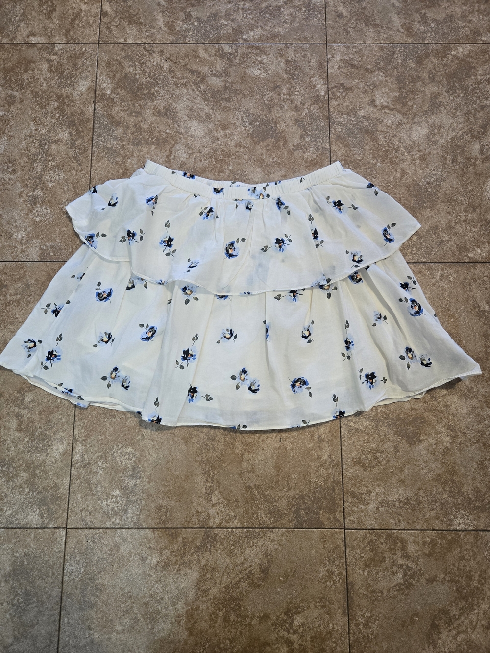Universal Thread White Mini Skirt with Blue Floral Print and Ruffle